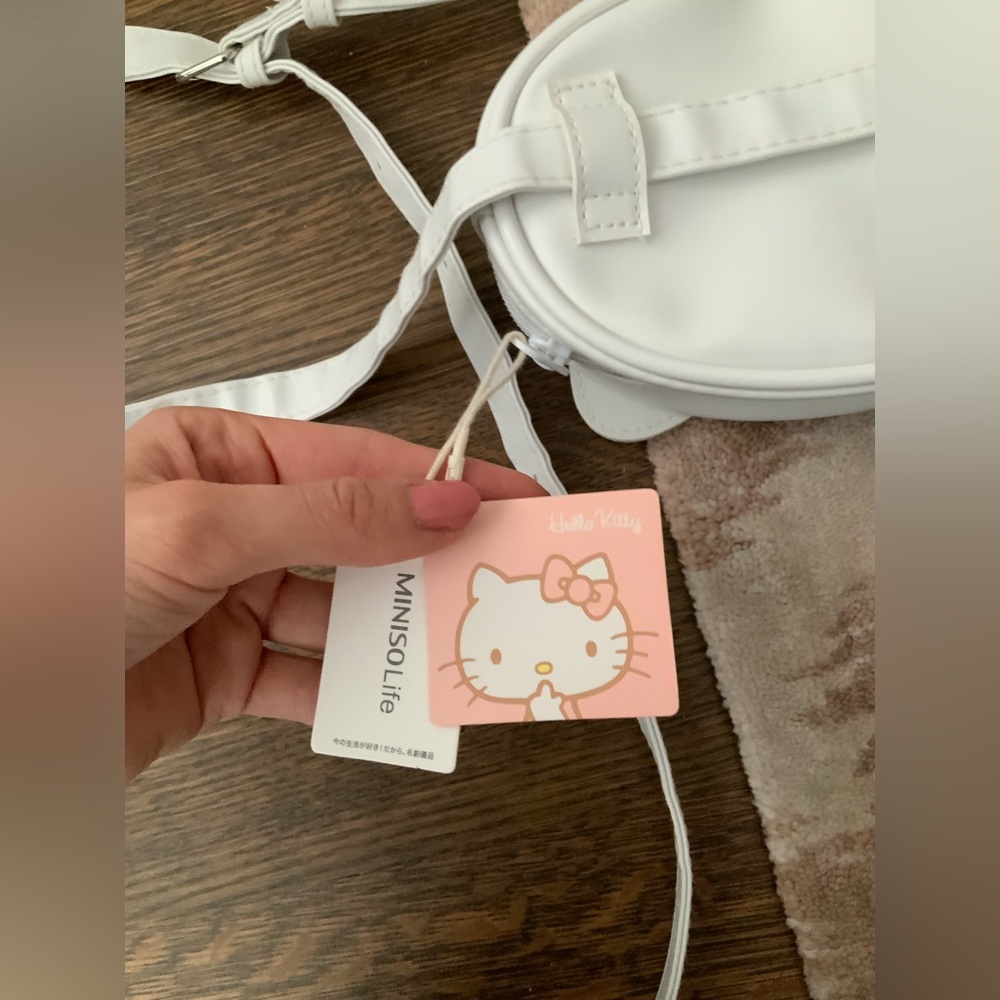 HELLO KITTY SANRIO X MINISO White Red Bow Fanny Pack Bum Bag BRAND NEW with tags - Picture 10 of 10